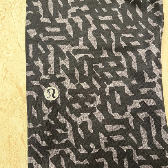 Lululemon Pattern Leggings Size 0 - Picture 2 of 4